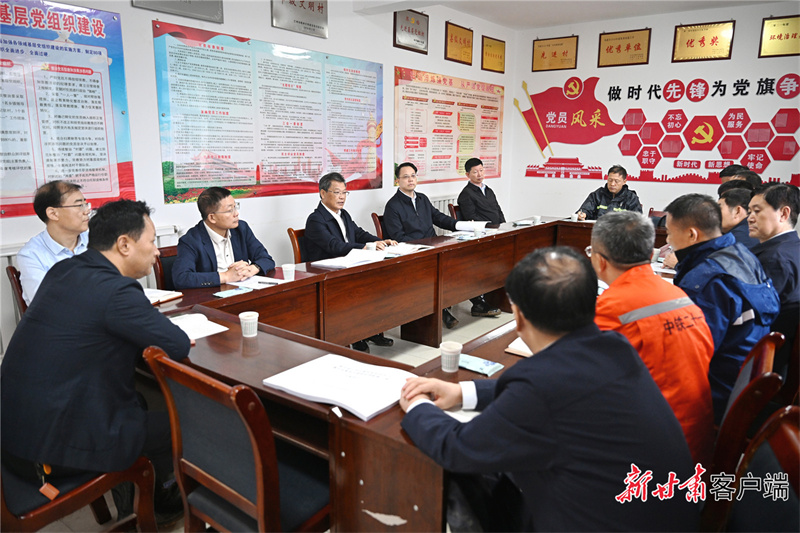 任振鶴在榆中縣調(diào)研災(zāi)后恢復(fù)重建工作時(shí)強(qiáng)調(diào)厚植為民情懷 搶抓施工季節(jié) 高質(zhì)高效推進(jìn) 確保災(zāi)區(qū)群眾早日搬進(jìn)新居開(kāi)啟新生活 任振鶴在榆中縣調(diào)研災(zāi)后恢復(fù)重建工作時(shí)強(qiáng)調(diào)厚植為民情懷 搶抓施工季節(jié) 高質(zhì)高效推進(jìn) 確保災(zāi)區(qū)群眾早日搬進(jìn)新居開(kāi)啟新生活